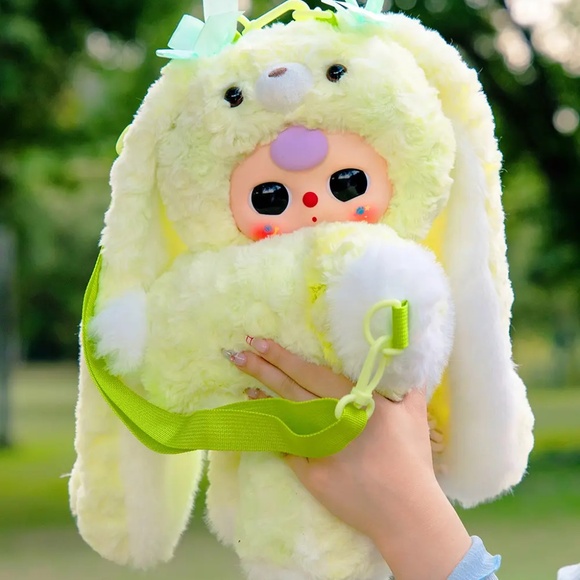Baby Three - Hugging Baby Backpack Plush \ display picture 3